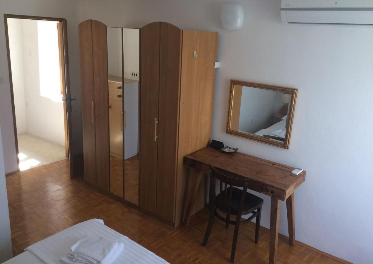 Authentico Deluxe Stari Grad Villa Стари Град Екстериор снимка