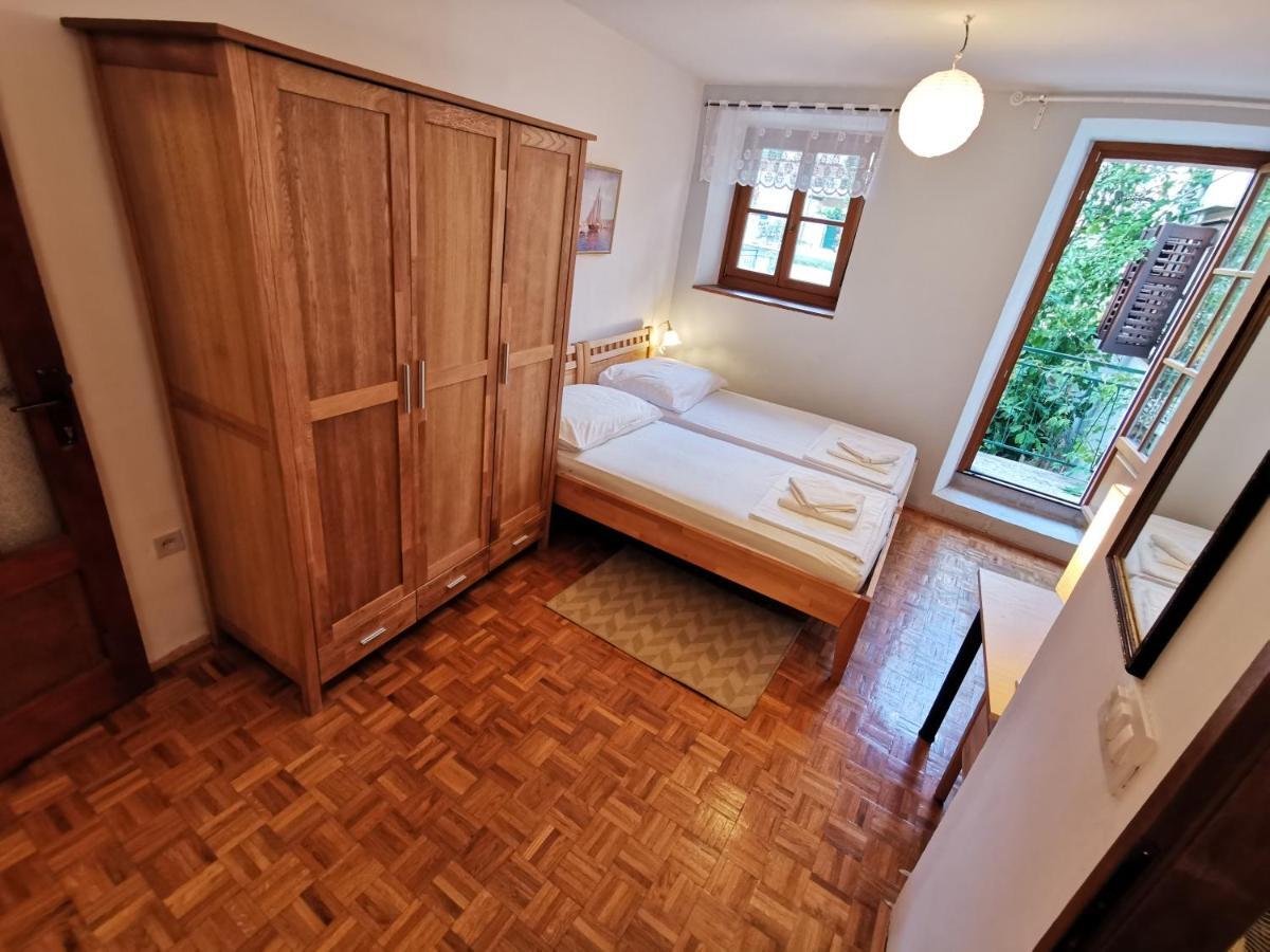 Authentico Deluxe Stari Grad Villa Стари Град Екстериор снимка